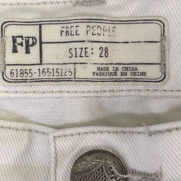 Free People White Floral Distressed Jeans Size 28 - Picture 3 of 7